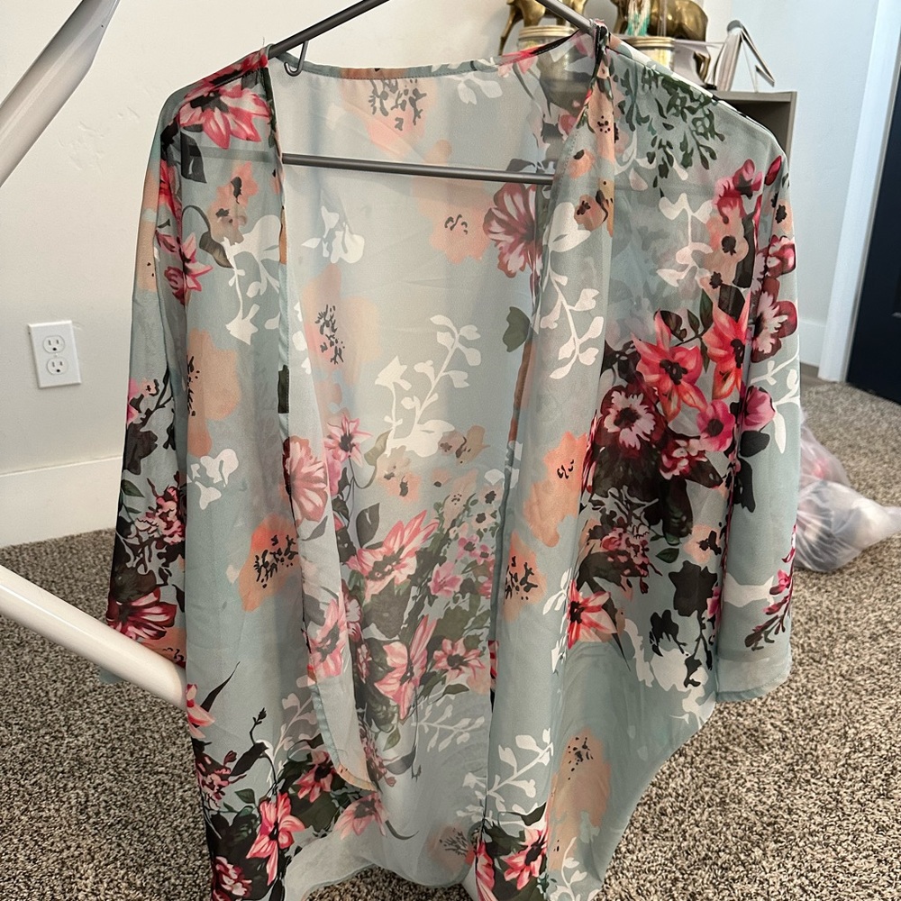 Women’s size M and S blouses